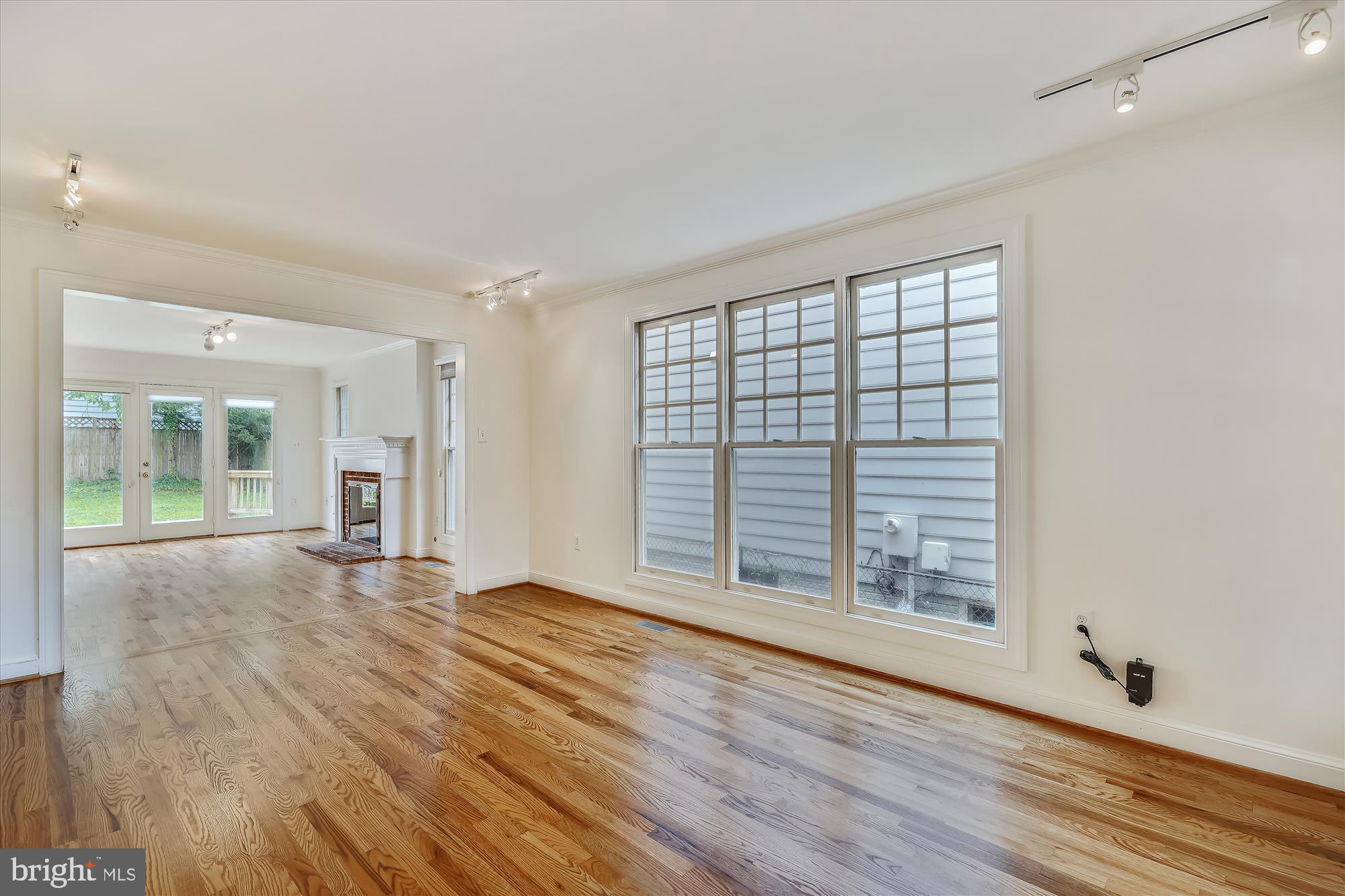 CLARENDON - Residential Lease