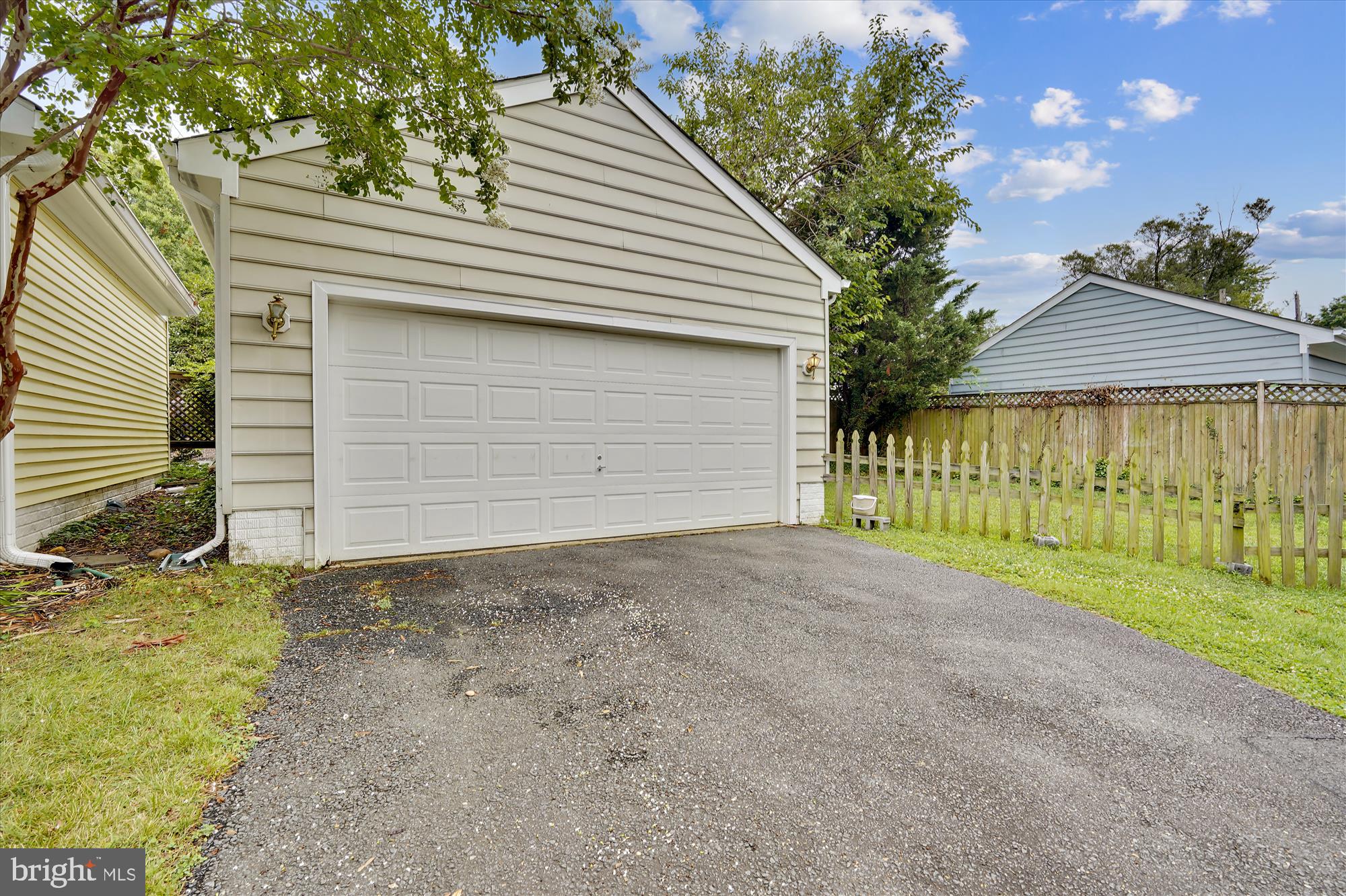 CLARENDON - Residential Lease