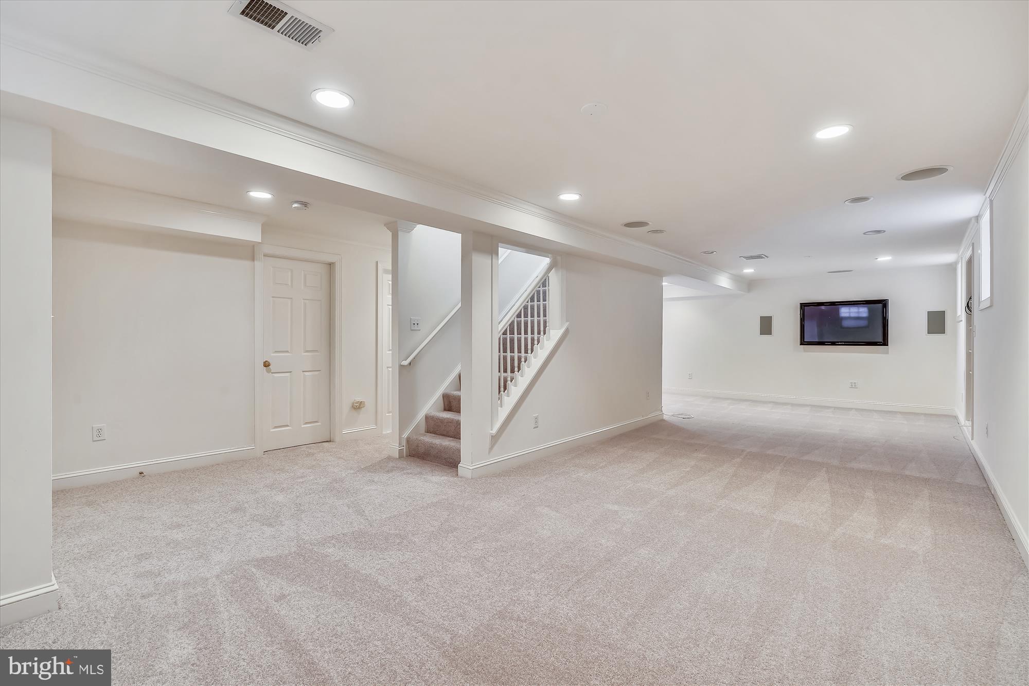 CLARENDON - Residential Lease