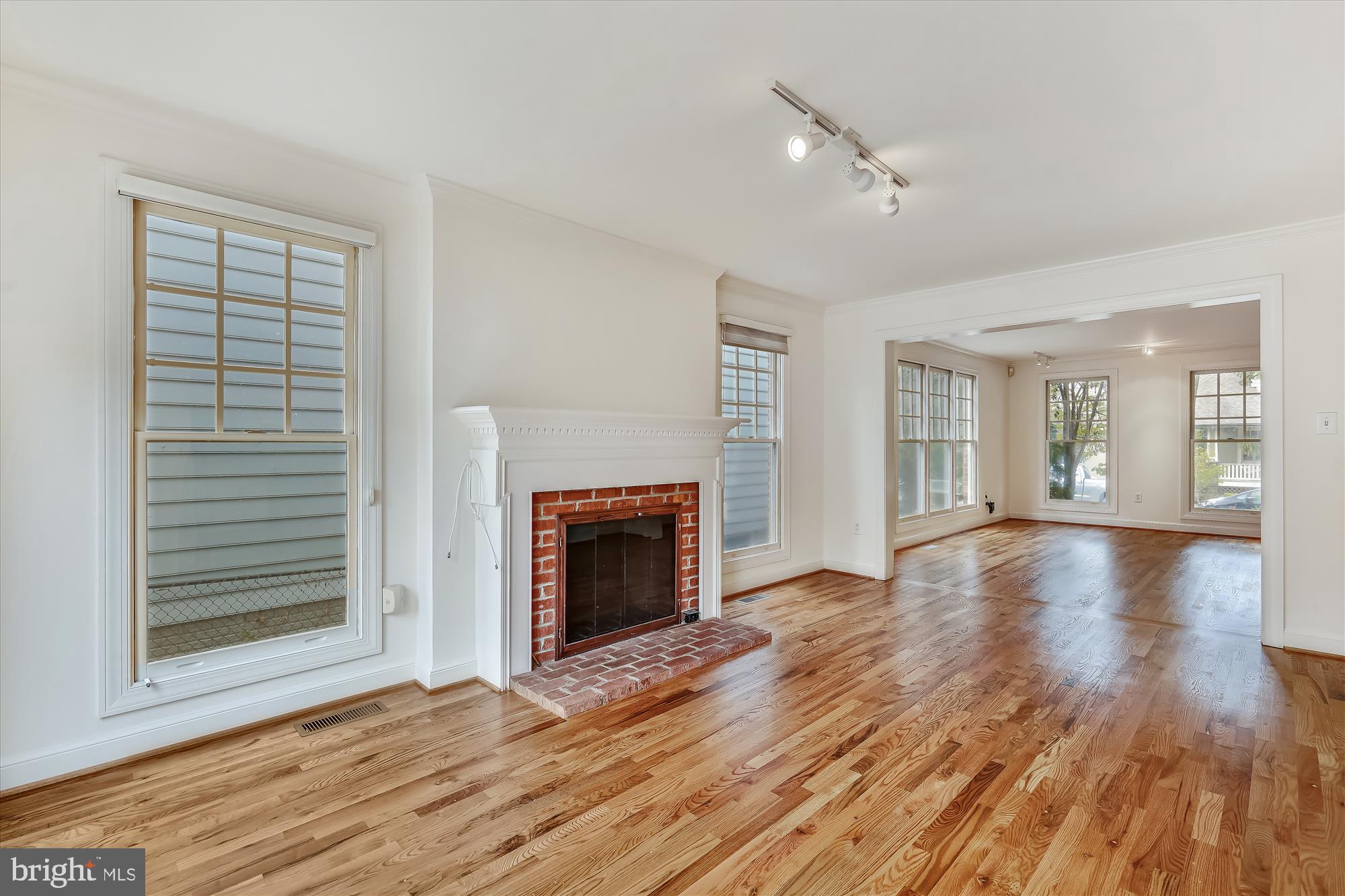 CLARENDON - Residential Lease