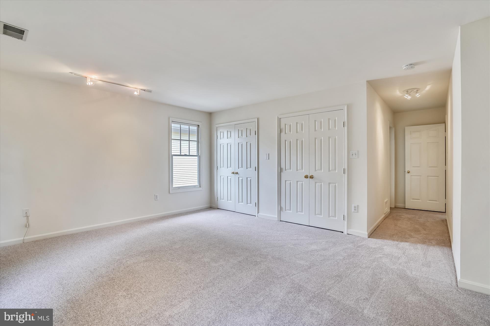 CLARENDON - Residential Lease