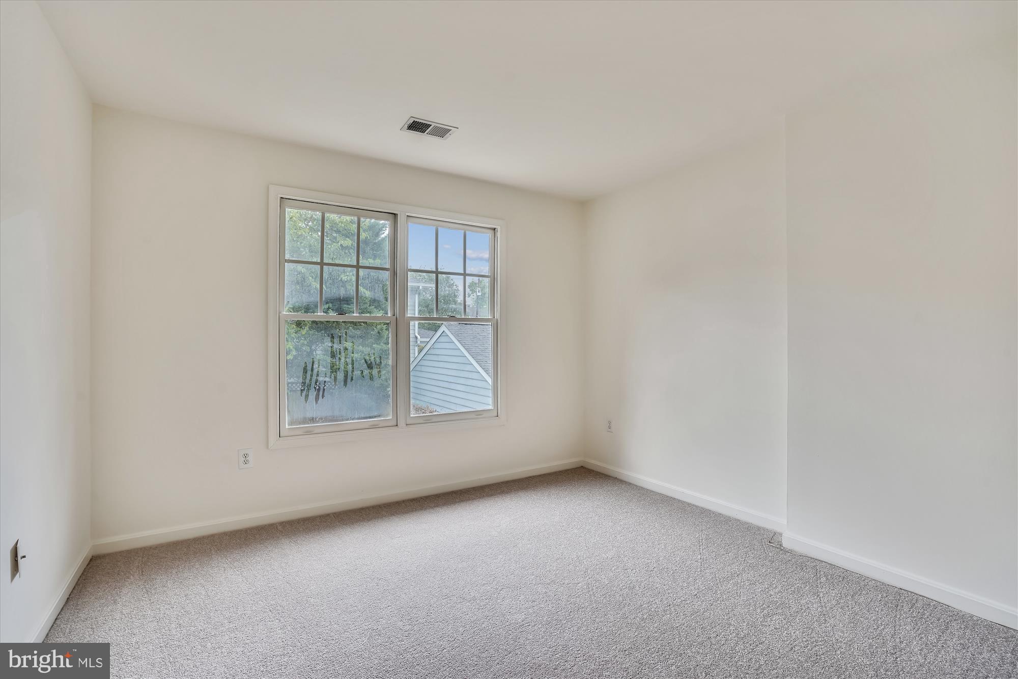 CLARENDON - Residential Lease