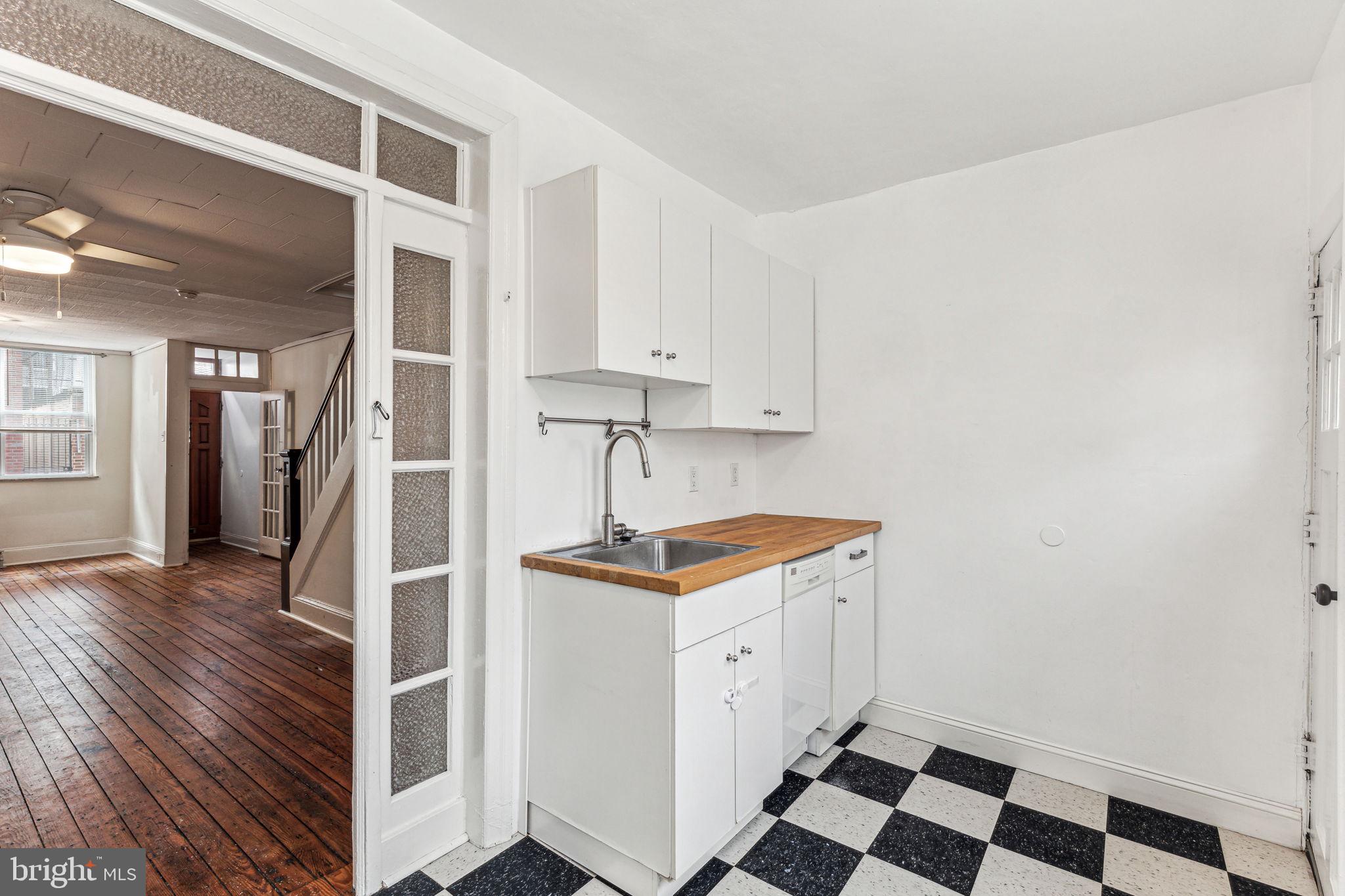 EAST PASSYUNK CROSSING - Residential Lease