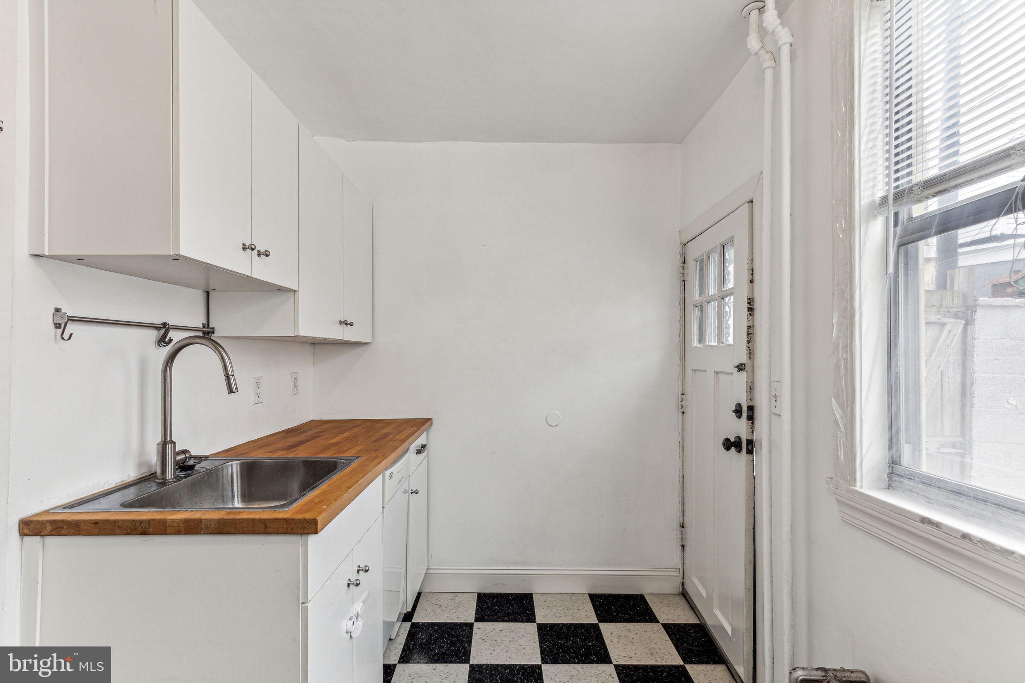 EAST PASSYUNK CROSSING - Residential Lease