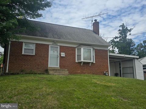 Photo of 13706 Botts Avenue, WOODBRIDGE, VA 22191 (MLS # VAPW2120404)