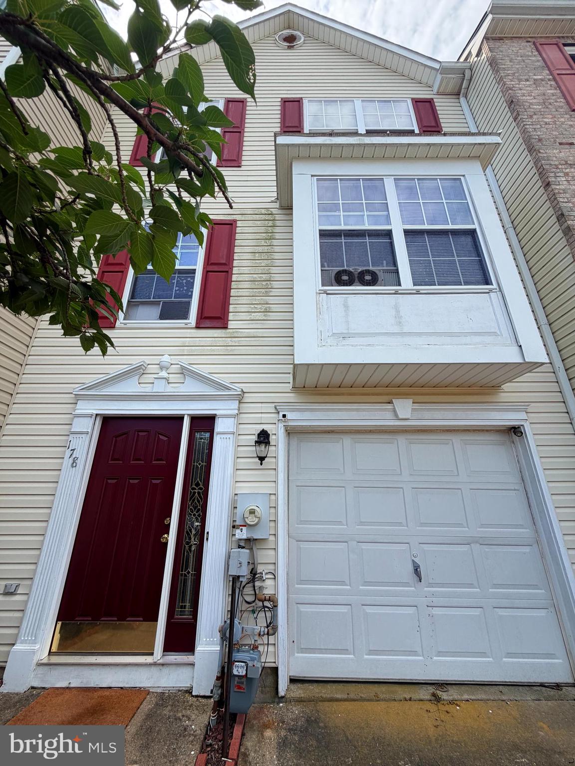 178 VERSAILLES COURT