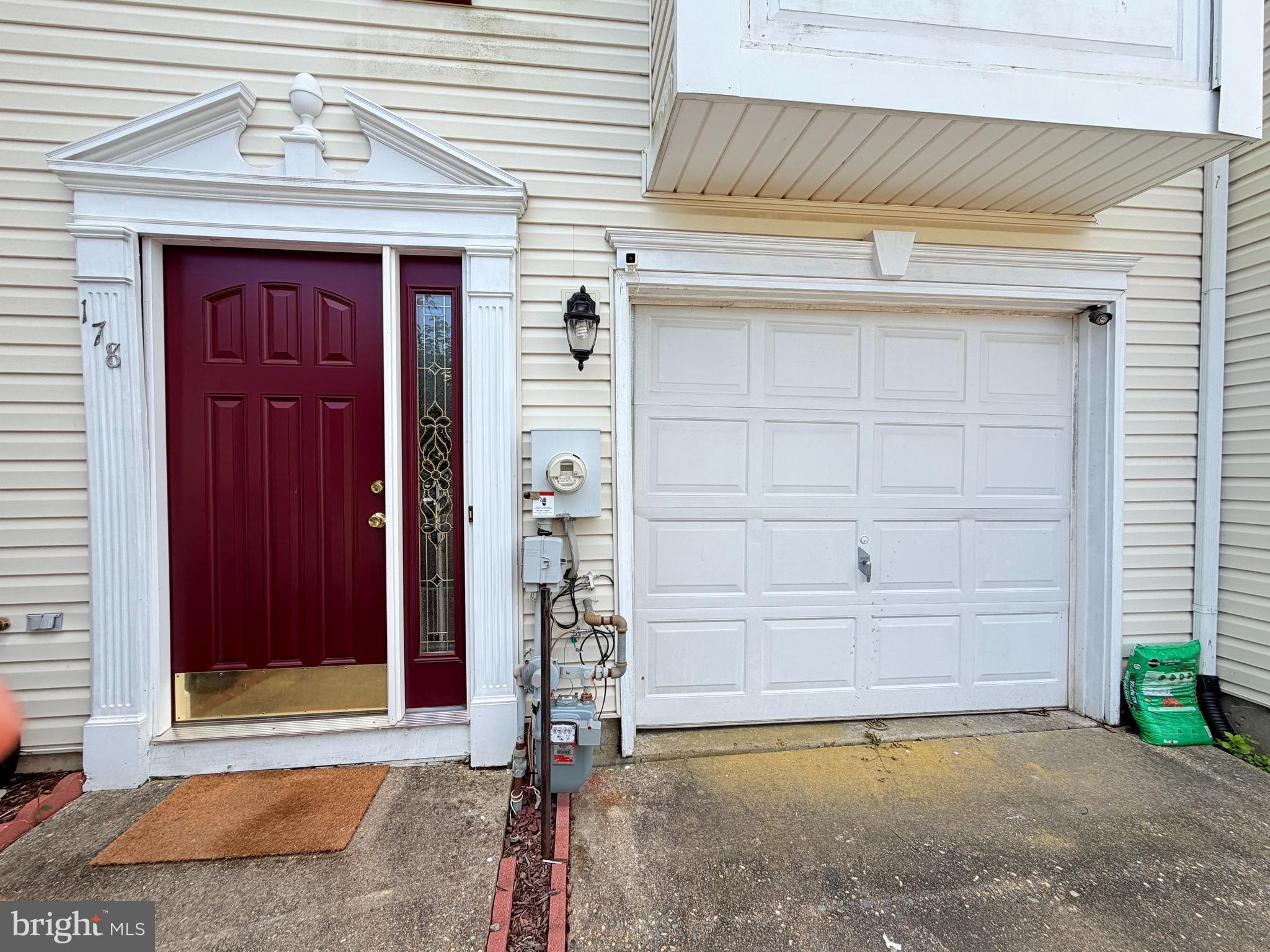 178 VERSAILLES COURT