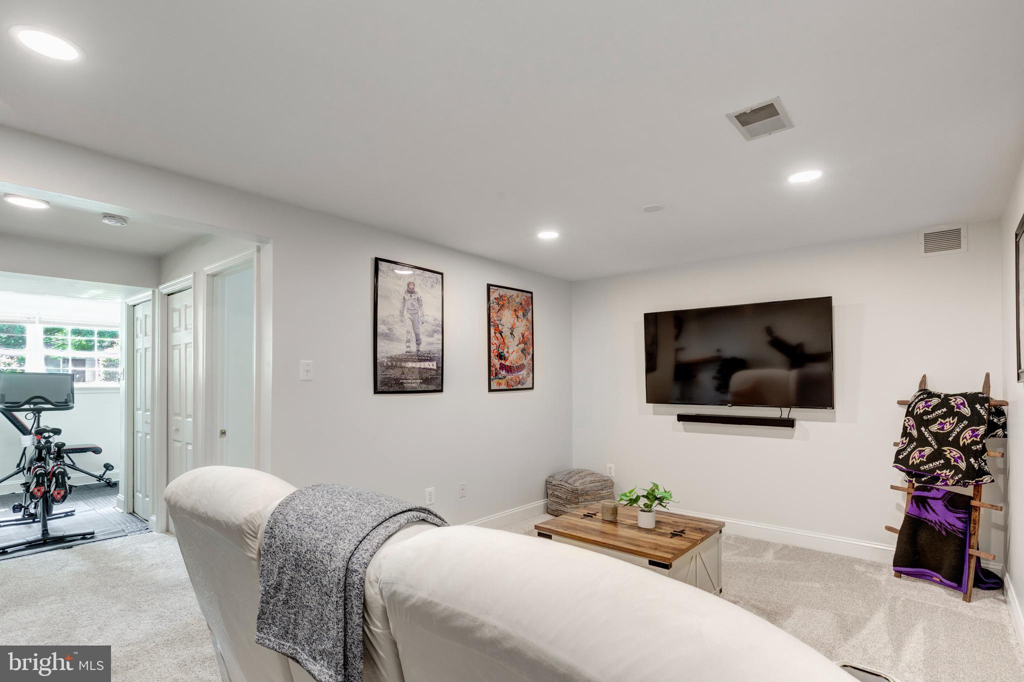 ROBERTS FIELD - Residential