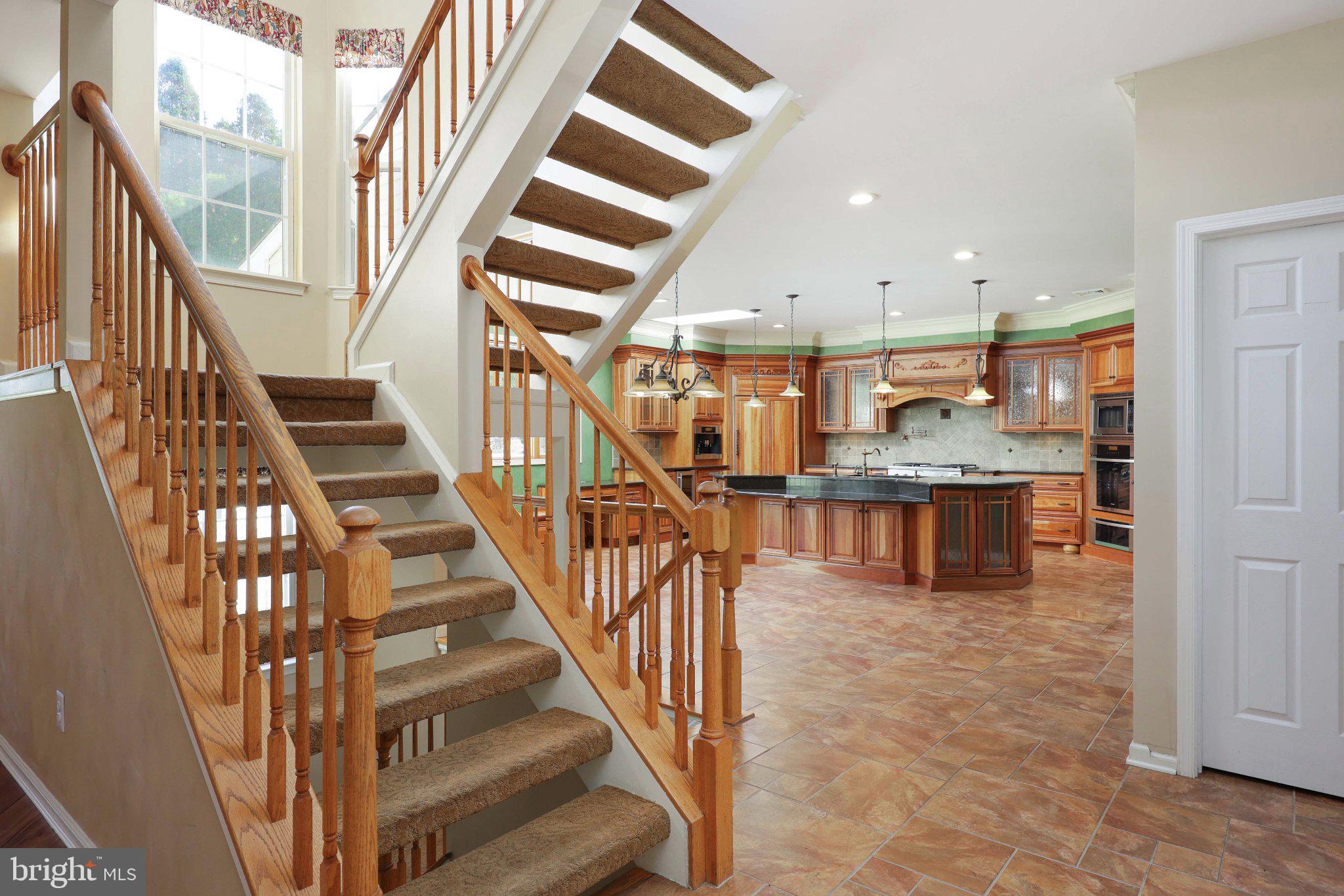 51 STONEHEDGE DRIVE