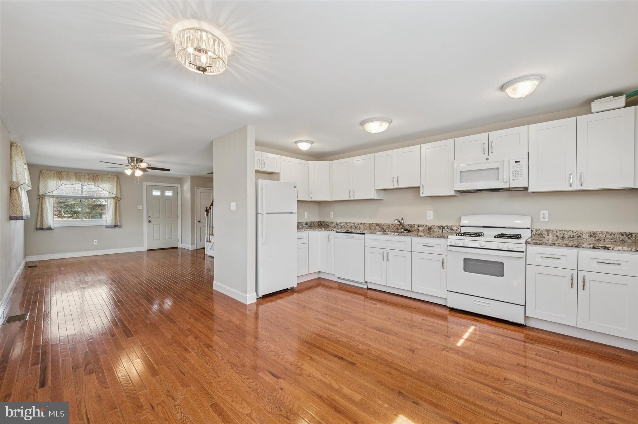 LEEDOM ESTS - Residential