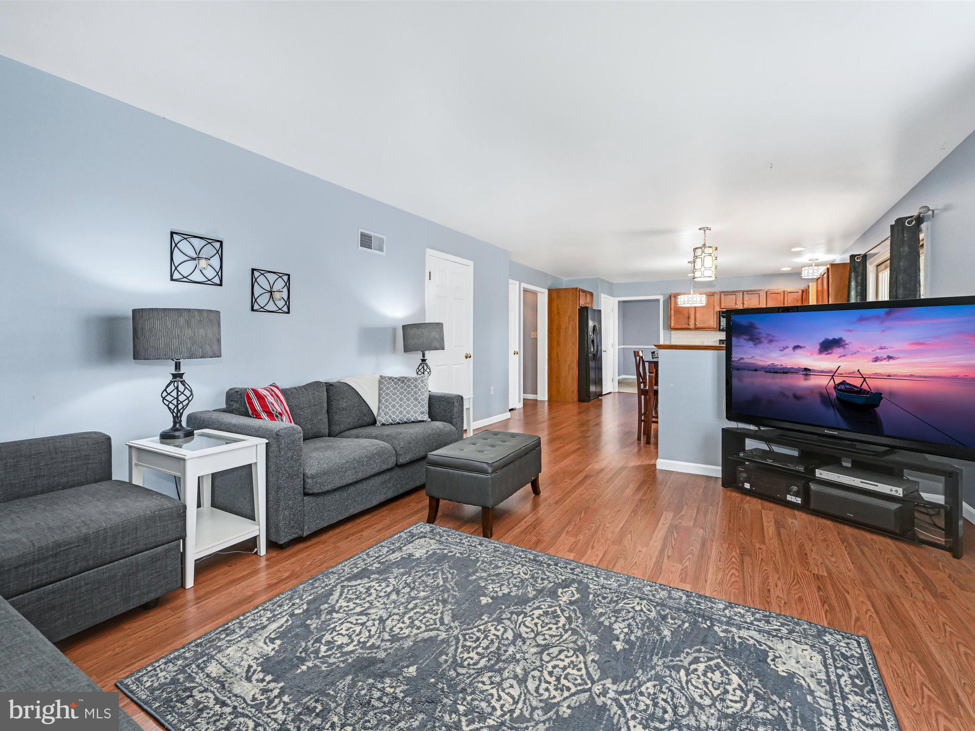 LINCOLNS MEADOW - Residential