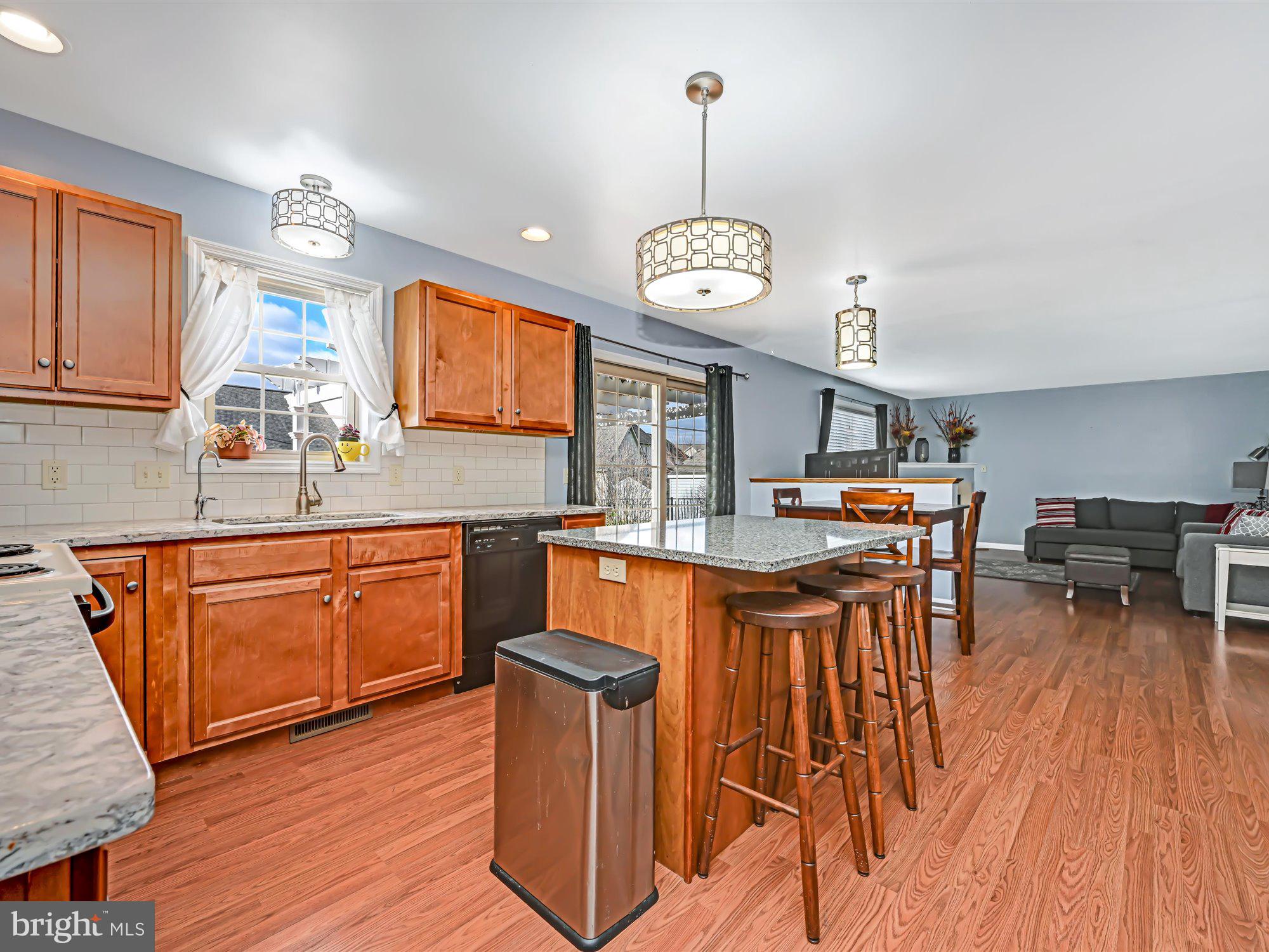 LINCOLNS MEADOW - Residential