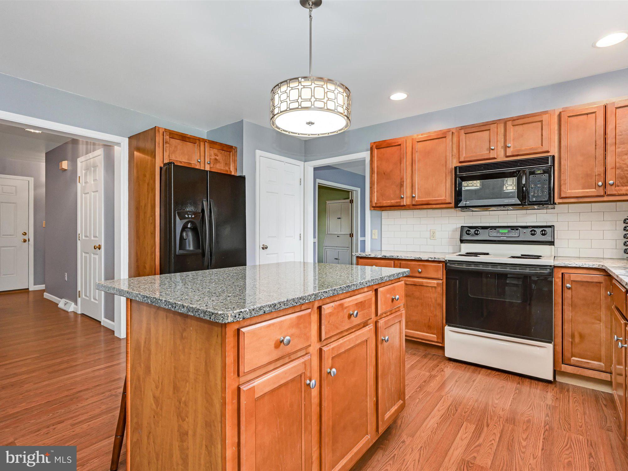 LINCOLNS MEADOW - Residential