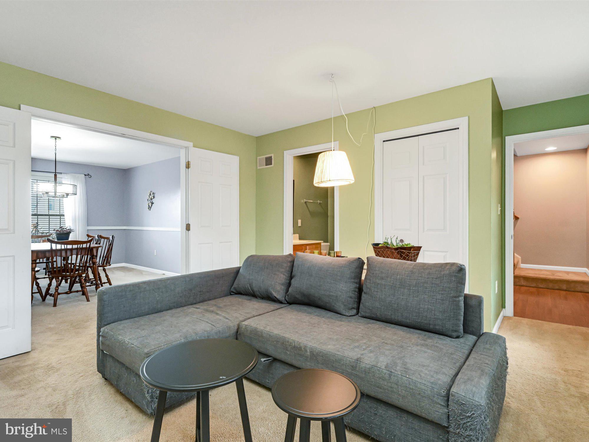 LINCOLNS MEADOW - Residential