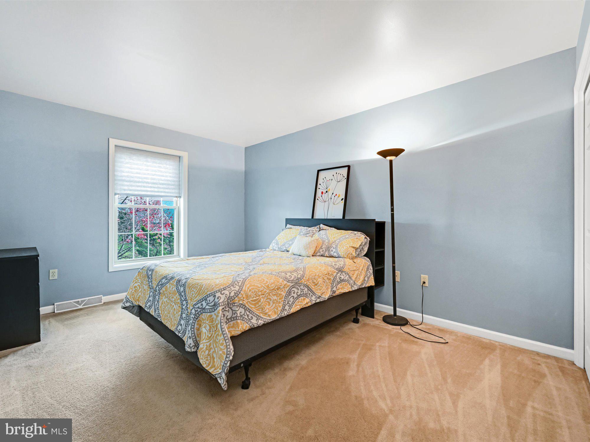 LINCOLNS MEADOW - Residential