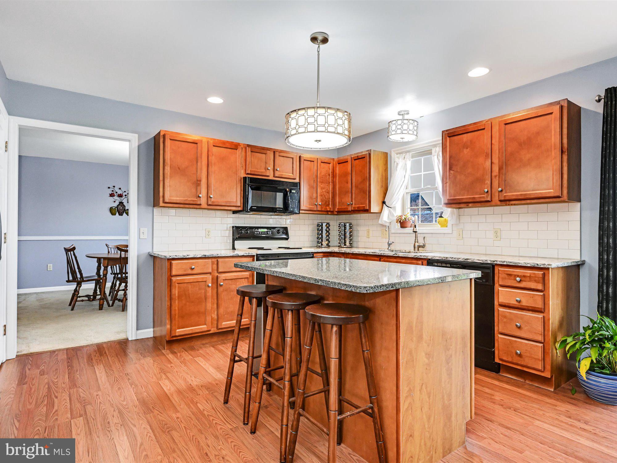 LINCOLNS MEADOW - Residential