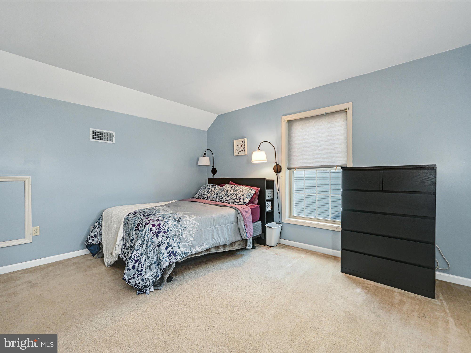 LINCOLNS MEADOW - Residential