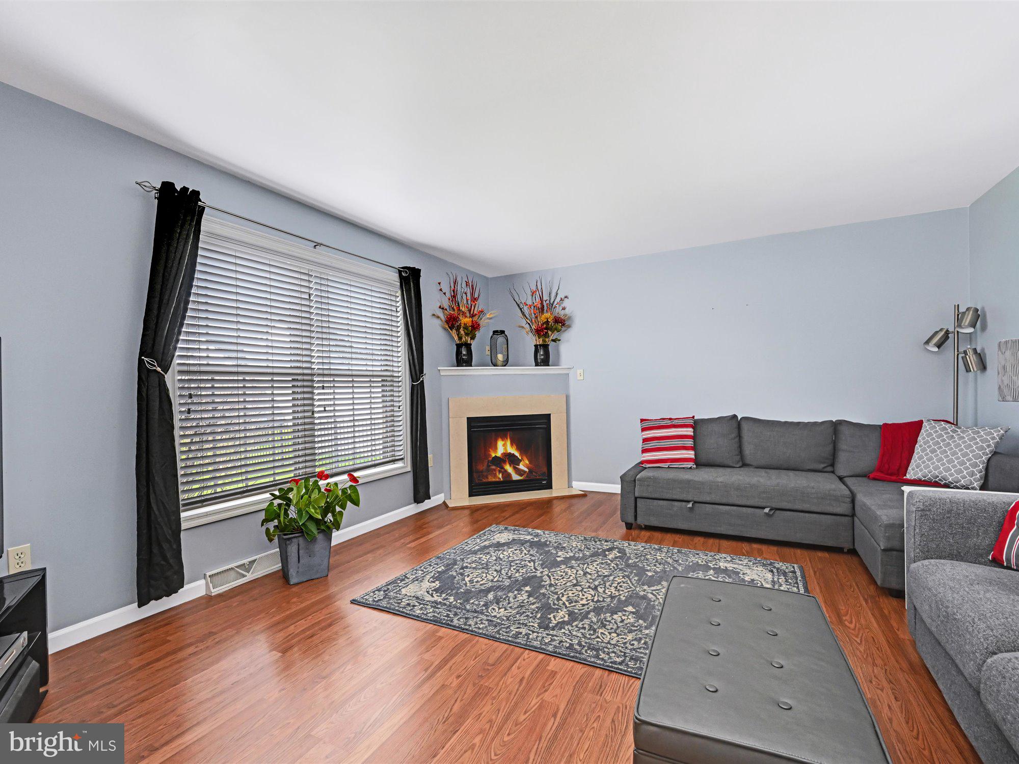 LINCOLNS MEADOW - Residential