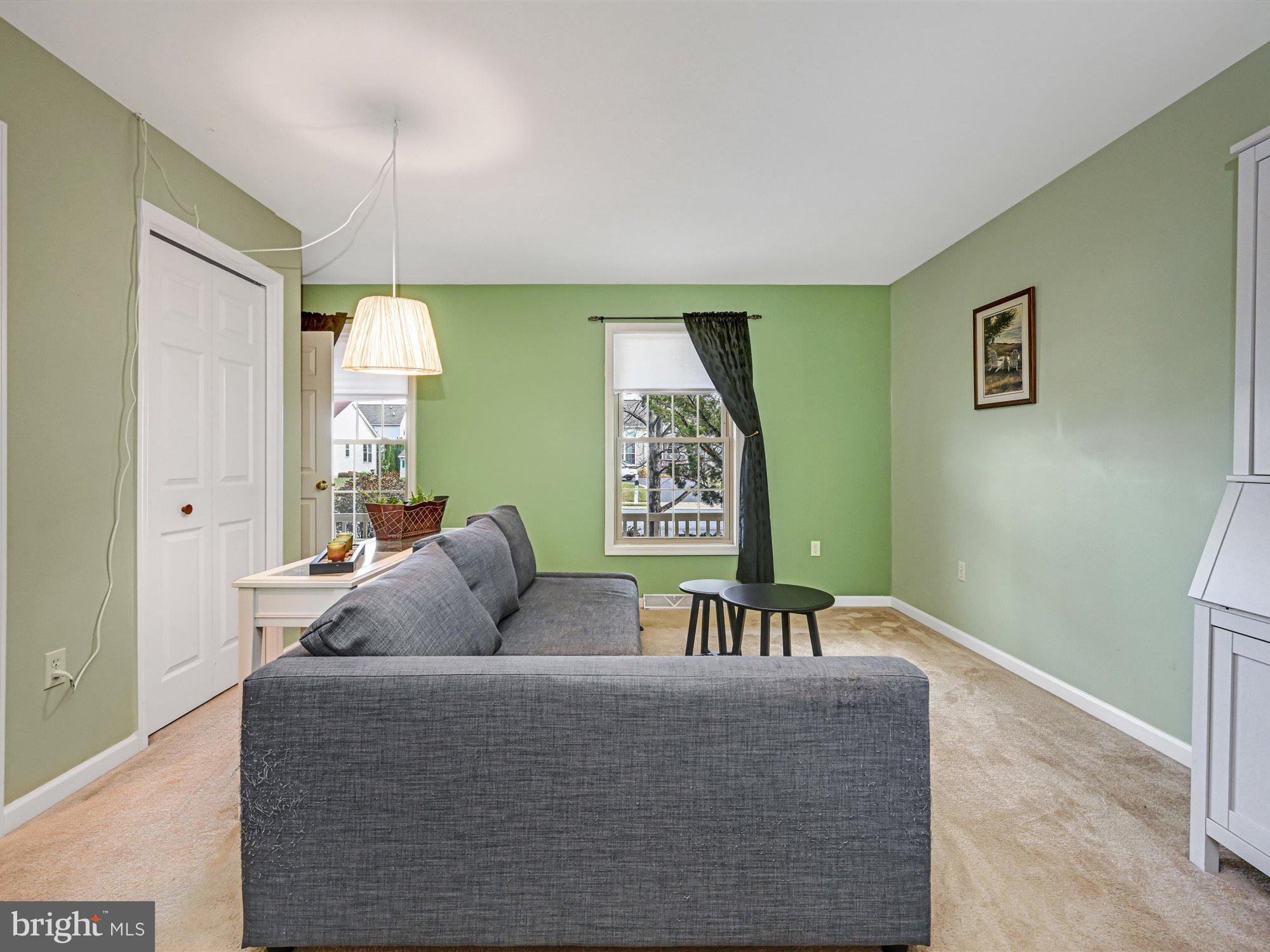 LINCOLNS MEADOW - Residential