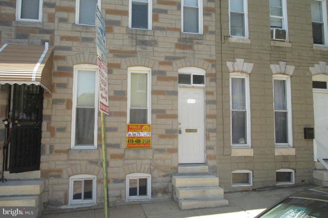 PUBLIC ONSITE AUCTION: Thurs. December 15, 2016 @ 11:15AM. List Price is Suggested Opening Bid Only. 2 Story Townhome in Berea. Property is Vacant. Believed to Contain: 3BR/1BA. Pre-bid offers accepted. Agents Register Your Clients.