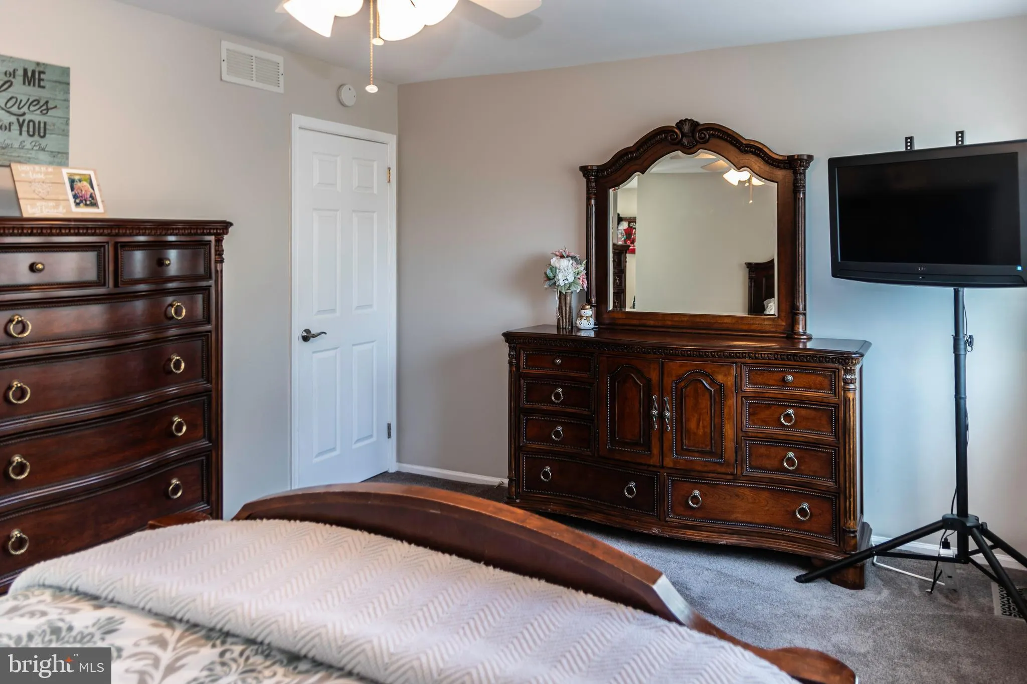 Voorhees, New Jersey 08043, United States, 3 Bedrooms Bedrooms, ,3 BathroomsBathrooms,Residential,Pending,77057