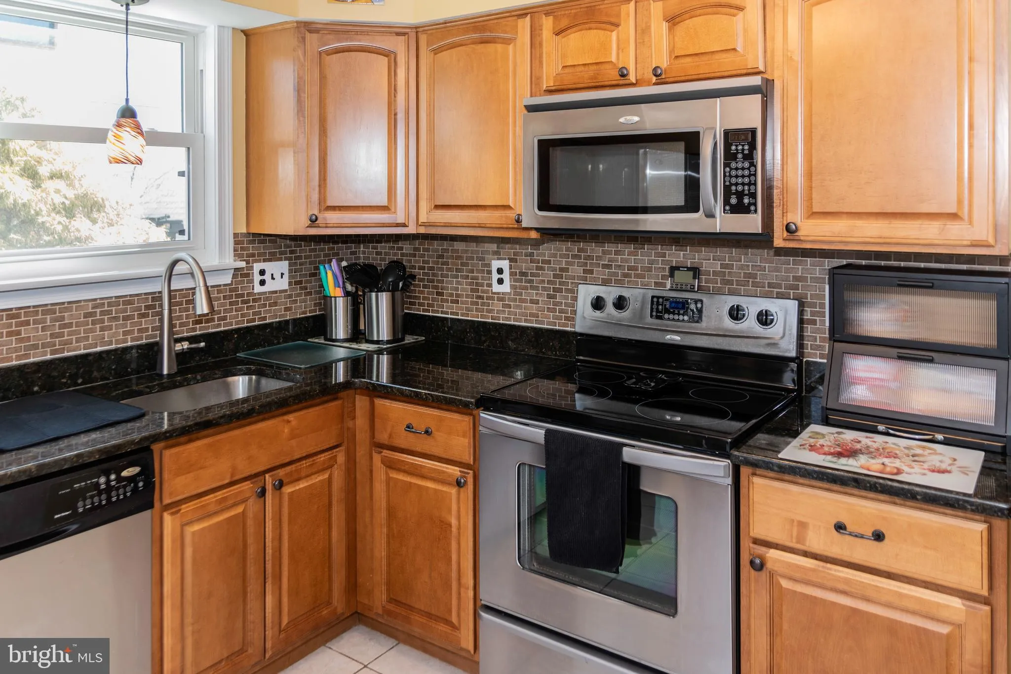 Voorhees, New Jersey 08043, United States, 3 Bedrooms Bedrooms, ,3 BathroomsBathrooms,Residential,Pending,77057