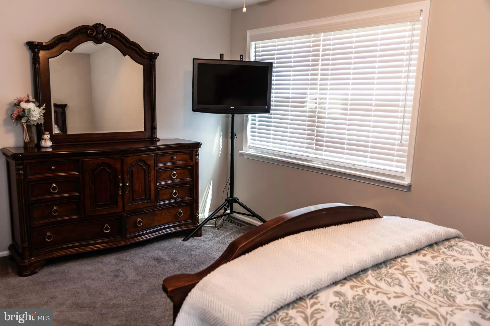 Voorhees, New Jersey 08043, United States, 3 Bedrooms Bedrooms, ,3 BathroomsBathrooms,Residential,Pending,77057