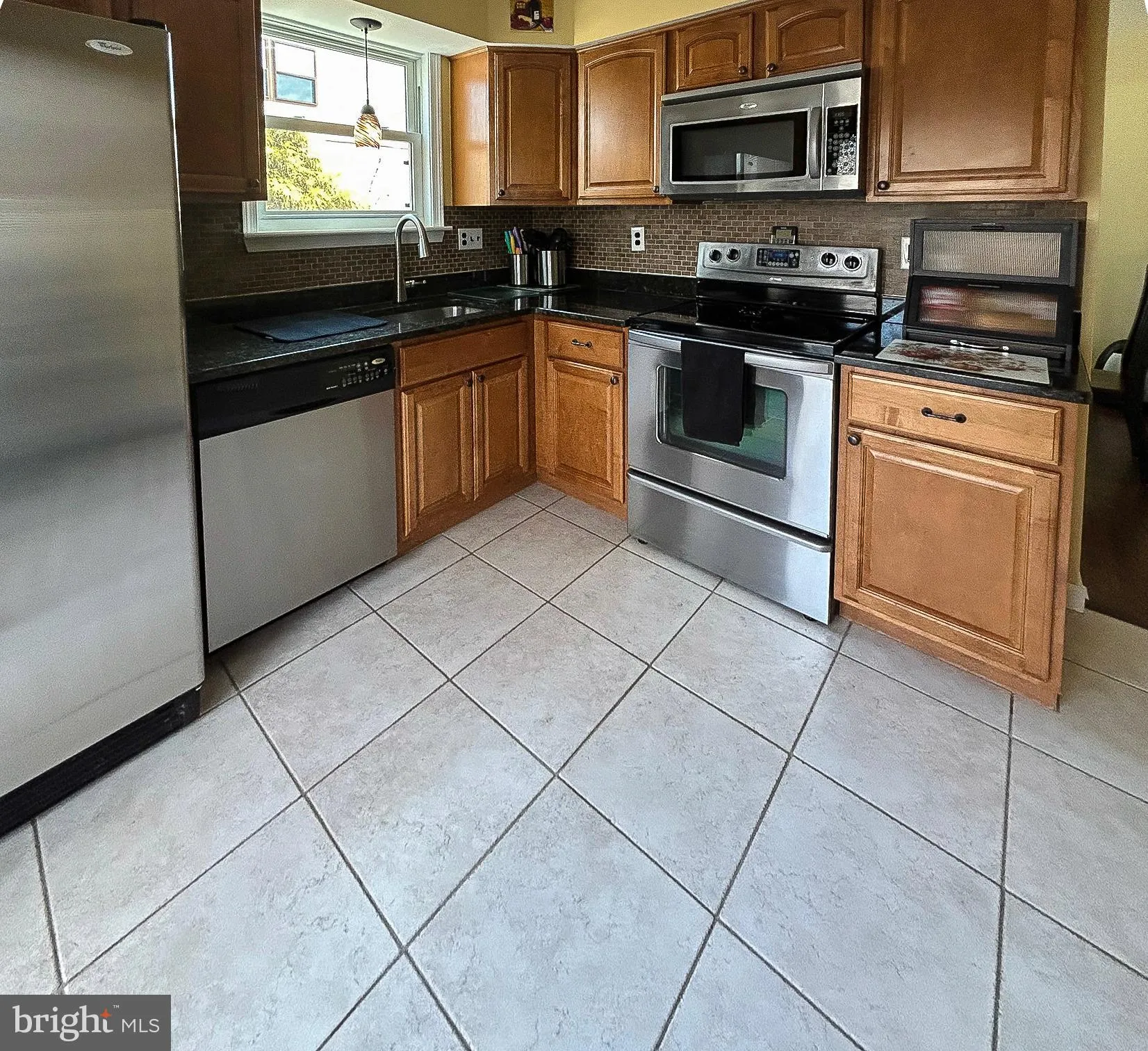 Voorhees, New Jersey 08043, United States, 3 Bedrooms Bedrooms, ,3 BathroomsBathrooms,Residential,Pending,77057