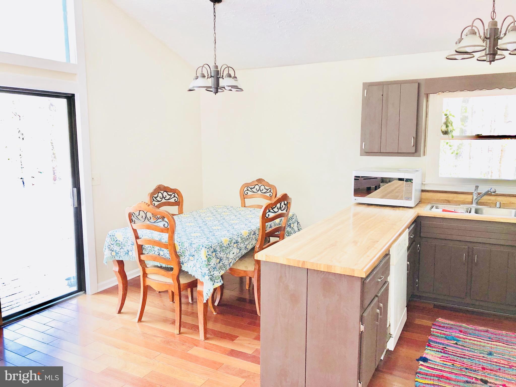 LAKE LAND - Residential