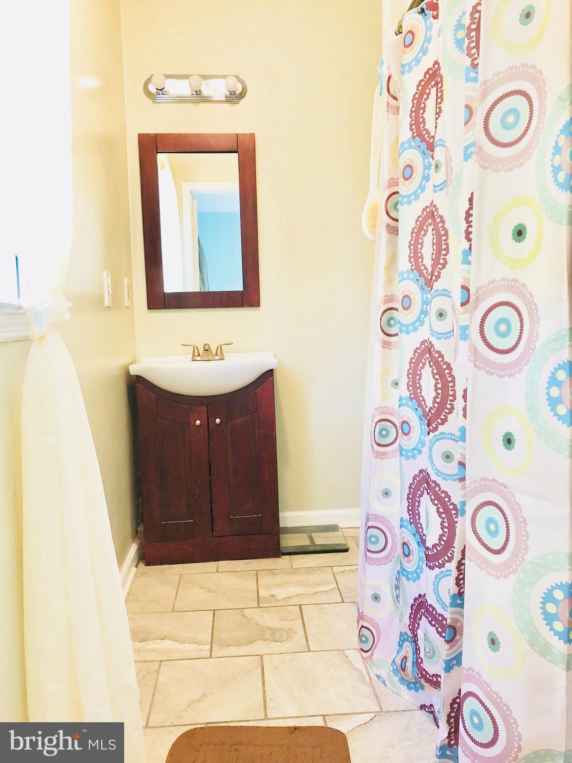 LAKE LAND - Residential