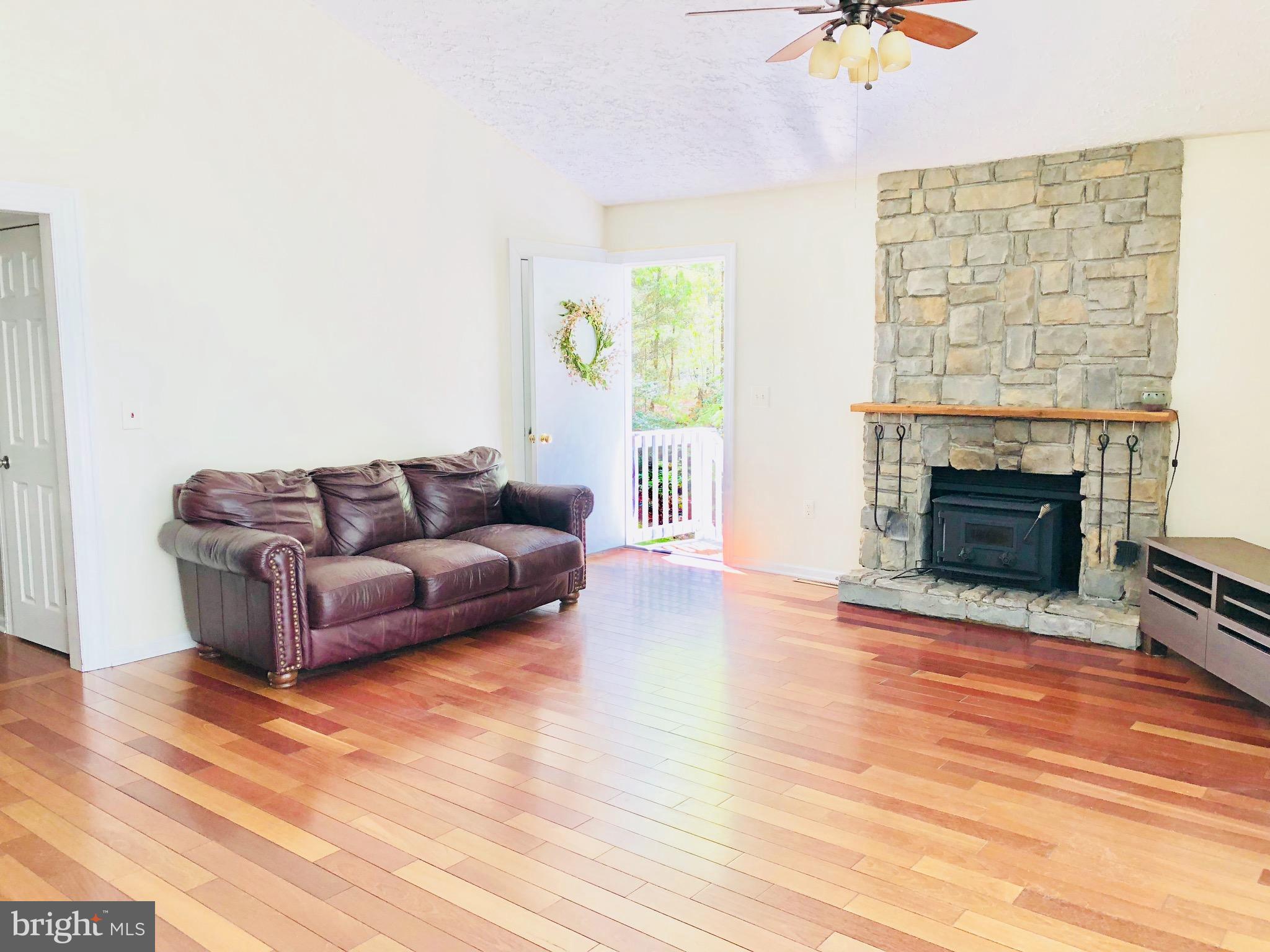 LAKE LAND - Residential