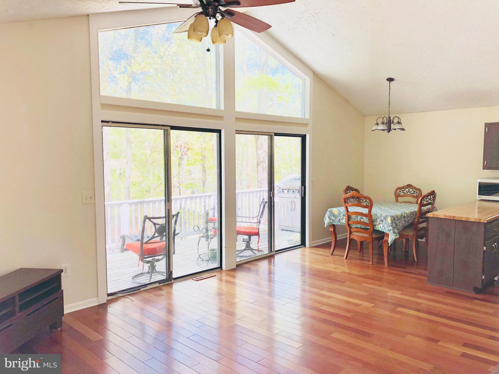 LAKE LAND - Residential