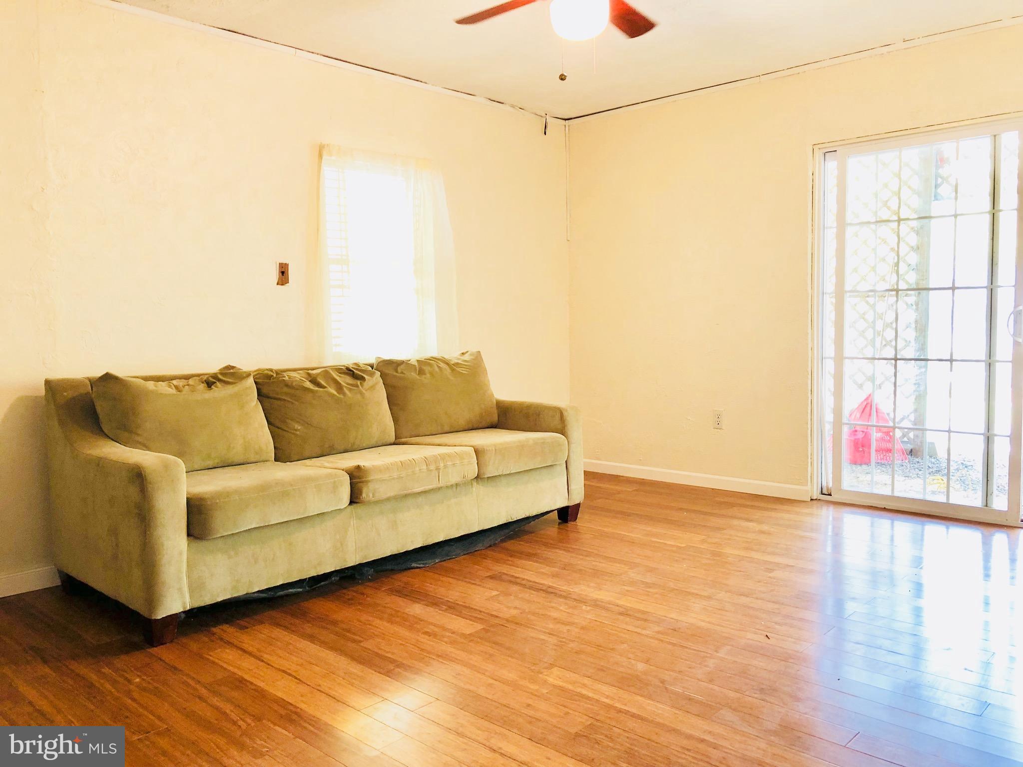 LAKE LAND - Residential