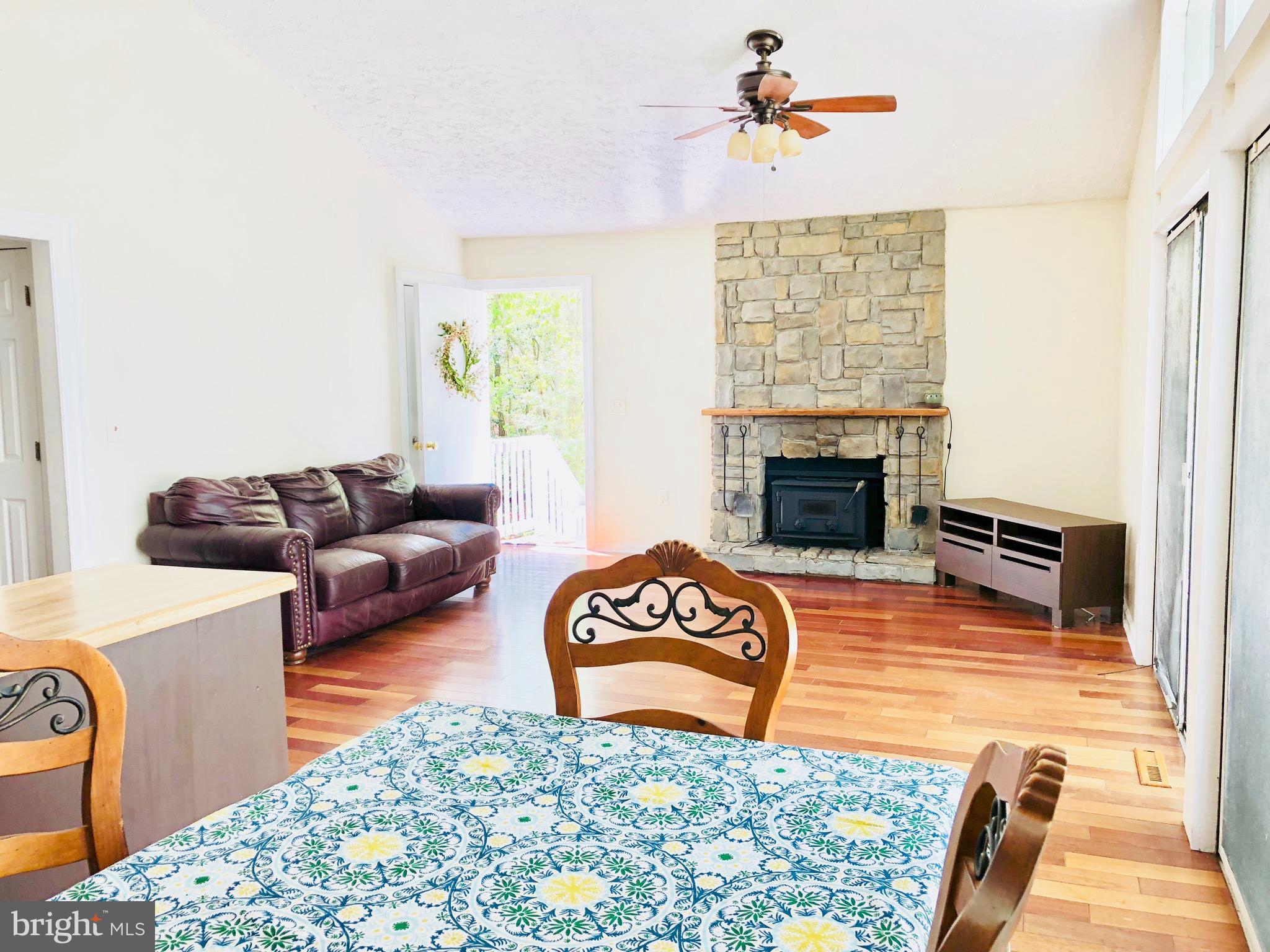 LAKE LAND - Residential