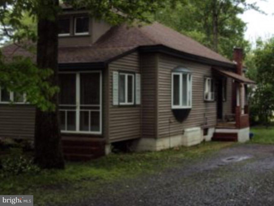 Nice Deer Lake setting on quiet street. Major interior remodeling with modern kitchen and bath. Second full bath needs some TLC. Kitchen includes island, nice oak cabinets and comfortable flow.  Mailing Address Continued: Orwigsburg  Color: Green  Amp: 200