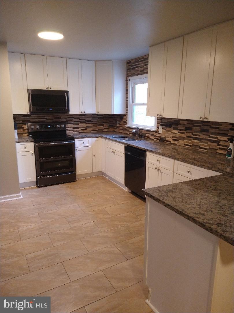 HARTWOOD VILLAGE - Residential