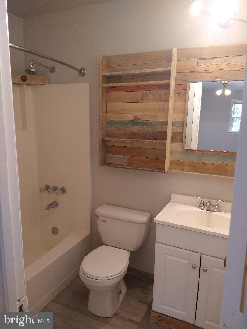 HARTWOOD VILLAGE - Residential