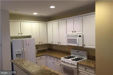 LAKELANDS - Residential Lease