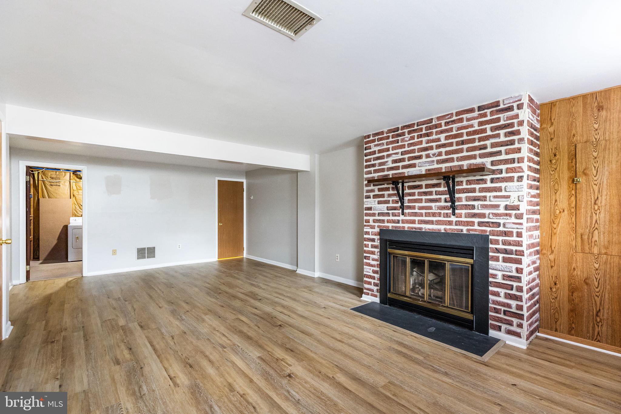 SEVEN SPRINGS - Residential Lease