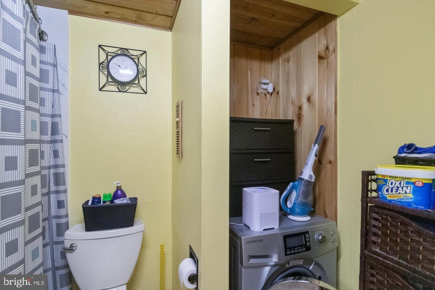 CHINATOWN - Residential Lease