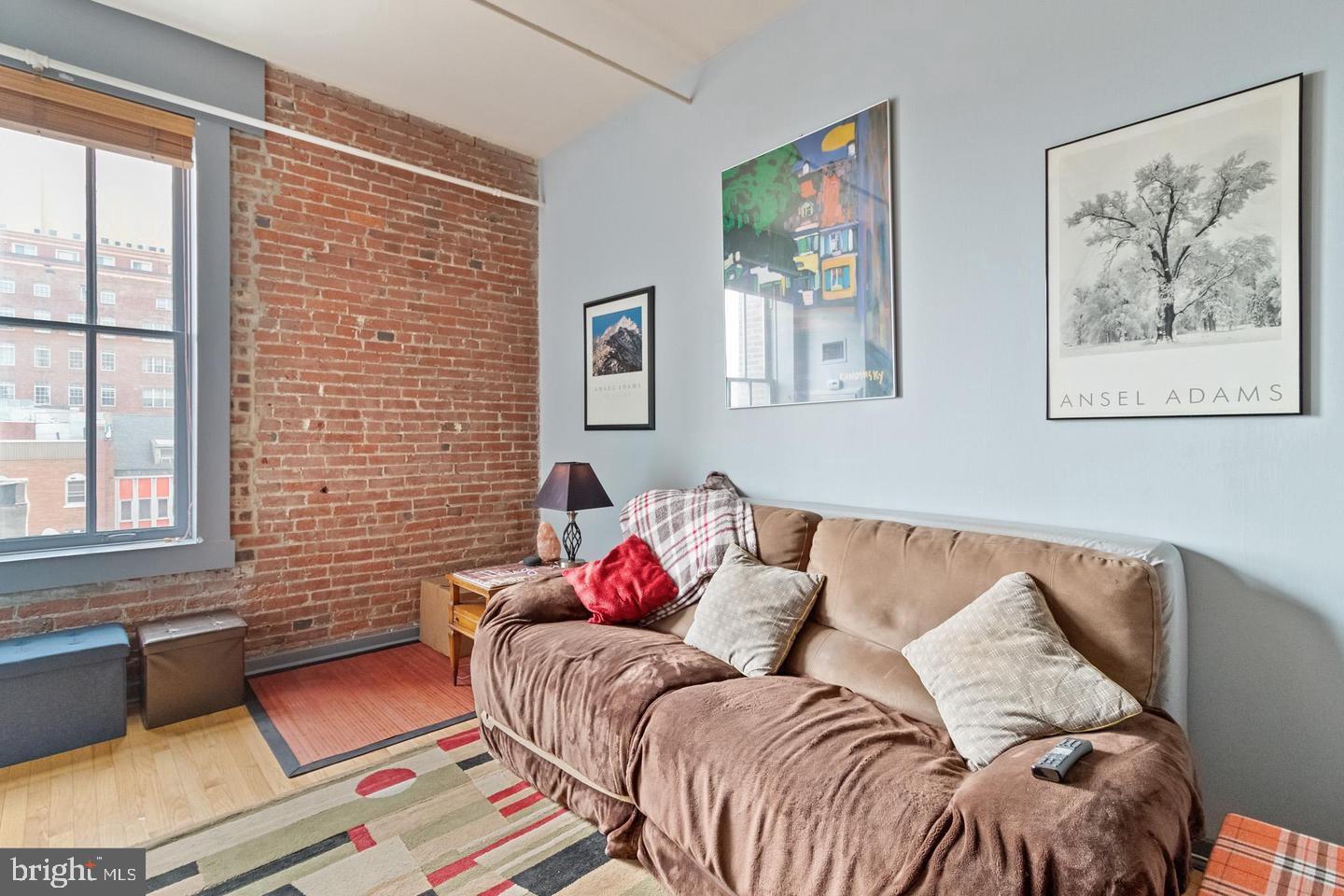 CHINATOWN - Residential Lease