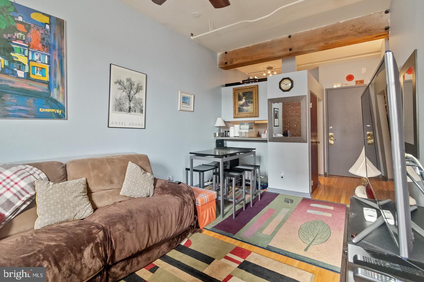 CHINATOWN - Residential Lease