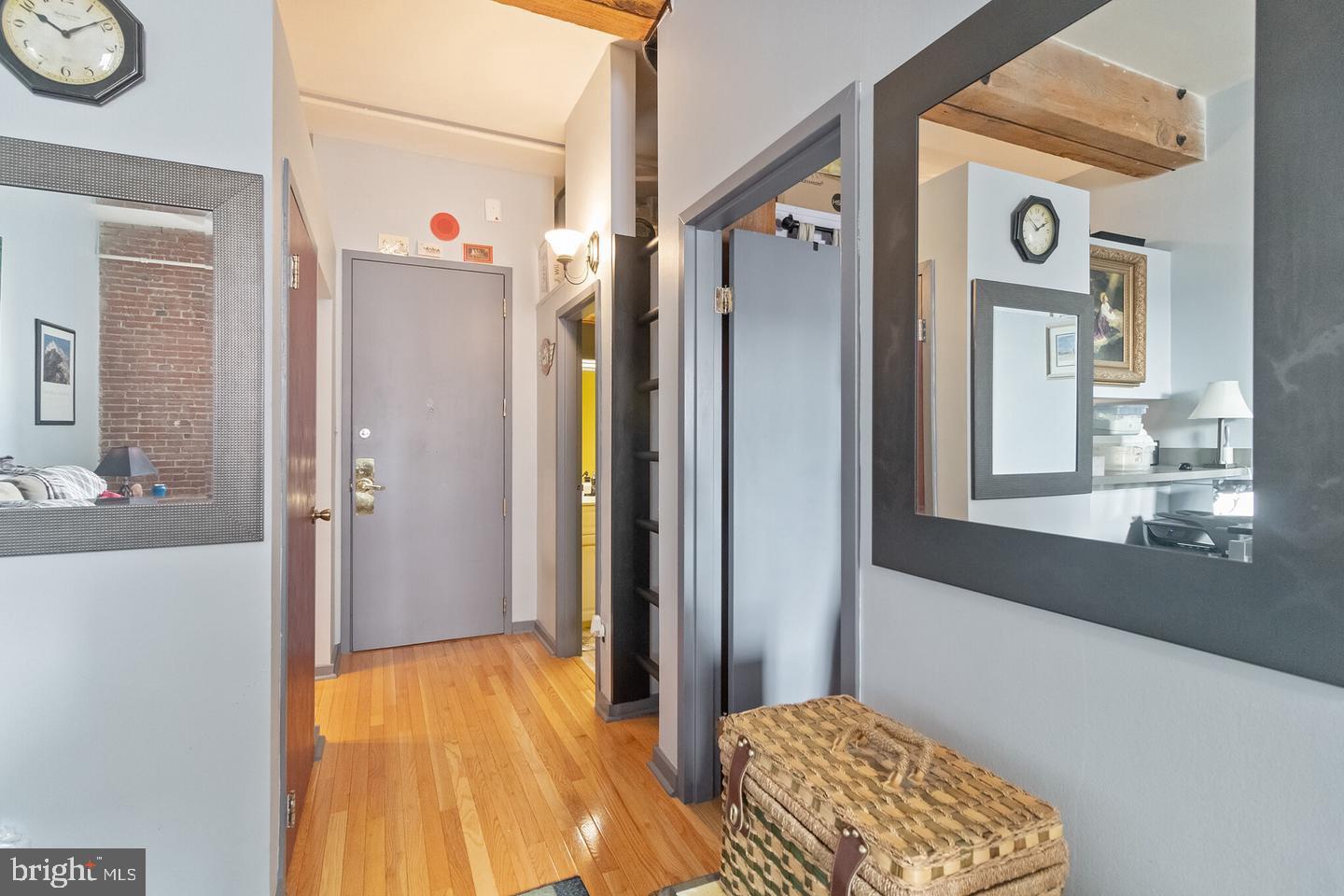 CHINATOWN - Residential Lease