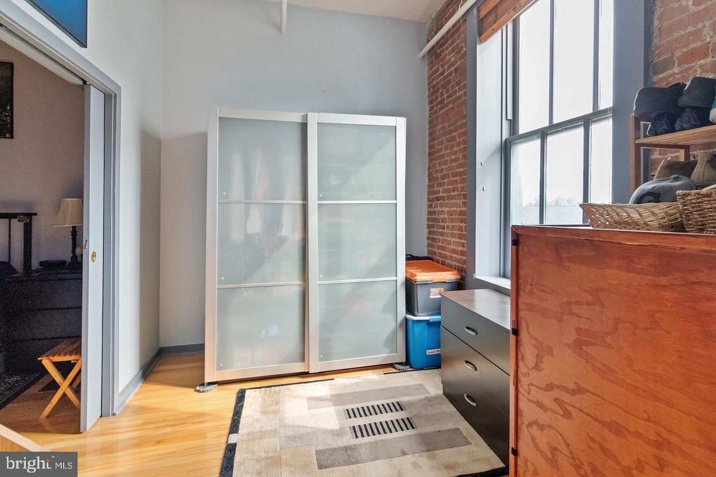 CHINATOWN - Residential Lease