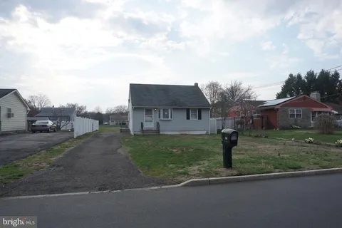 433 Sandalwood Avenue, Trenton, NJ 08619 - MLS#: NJME2056600
