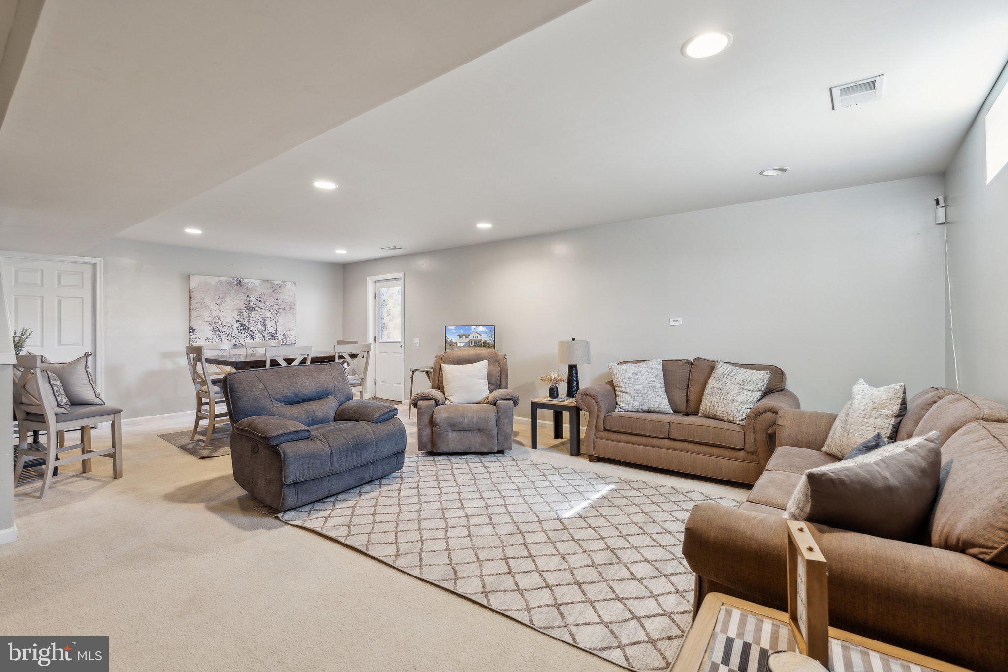 STAFFORD LAKES VILLAGE - Residential