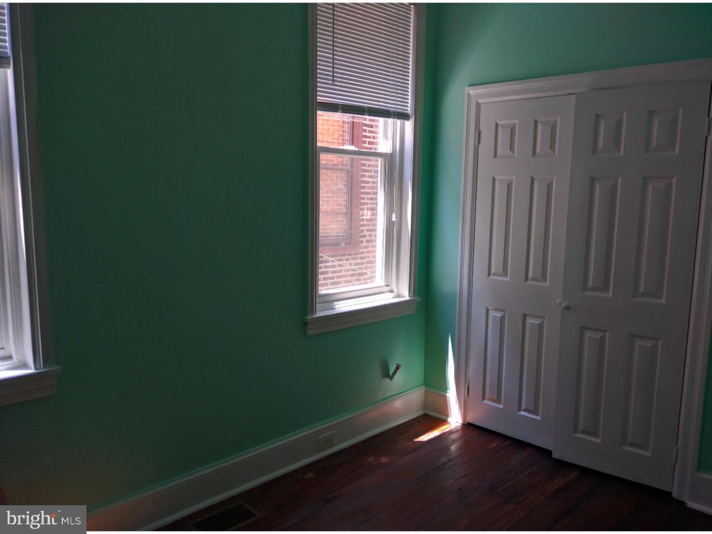 PORT RICHMOND - Residential Lease