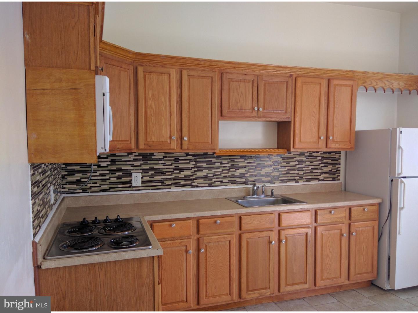PORT RICHMOND - Residential Lease