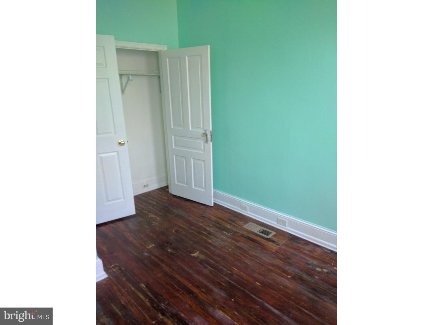PORT RICHMOND - Residential Lease