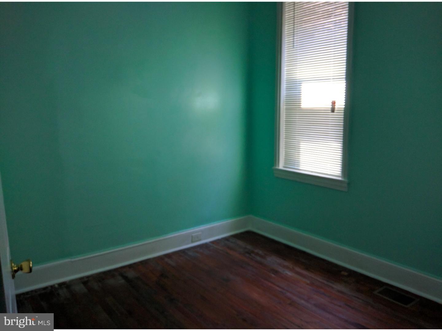 PORT RICHMOND - Residential Lease